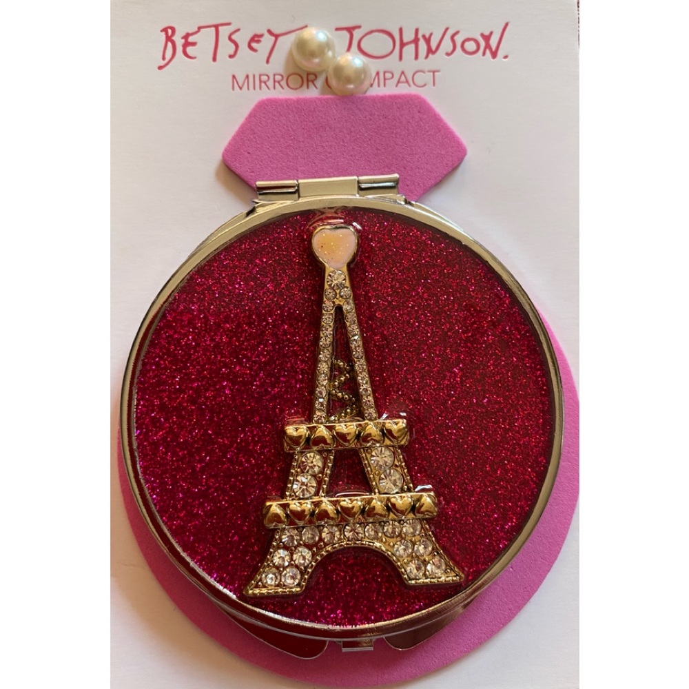Betsey Johnson Mirror Compact from Macy’s. Perfect Gift for Christmas!! NWT
